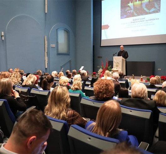 Održan predbožićni susret nadbiskupa Kutleše s ravnateljima odgojno-obrazovnih ustanova